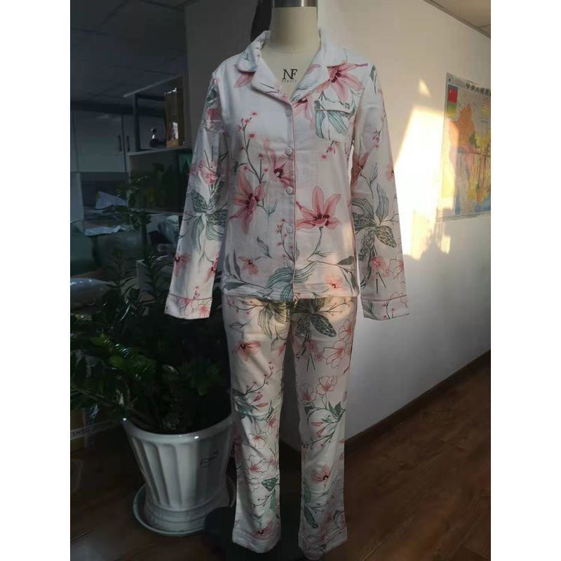 Women Wearing In Autumn Cotton Flannel Pajamas Set - Flower