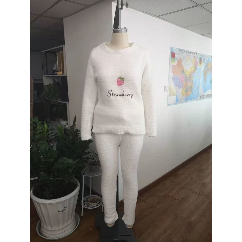Winter Warm Soft Flat Knitting Fabric Pajamas With Embroidery For Women