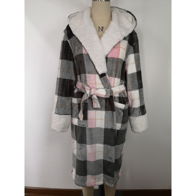 Women Wearing In Autumn Winter Printed Fannel Fleece Robes With Long Sleeve