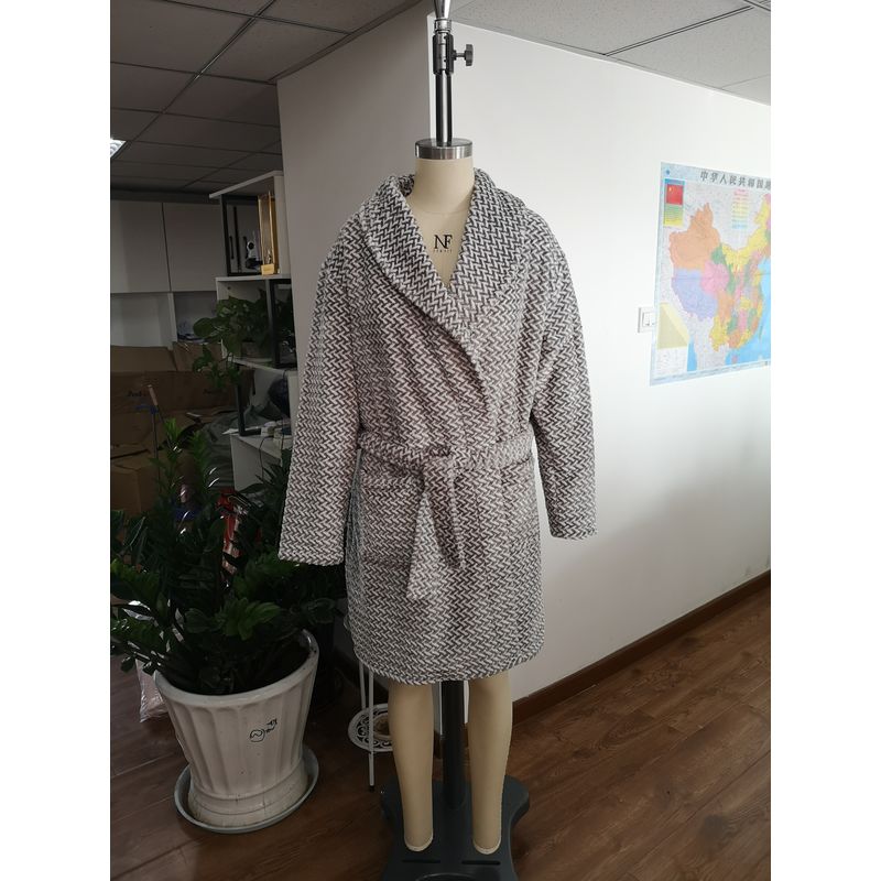 Women Wearing In Autumn Solid Color Jacquard Flannel Fleece Bath Robe