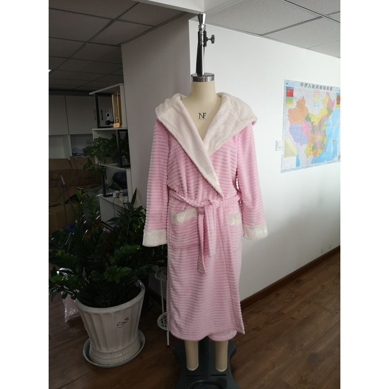 Women Wearing In Autumn Solid Color Stripe Fleece Fleece Bath Robe