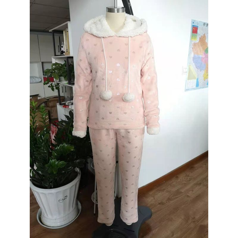 Women Wearing In Autumn Winter Golden Stamp Fannel Fleece Pajamas Set